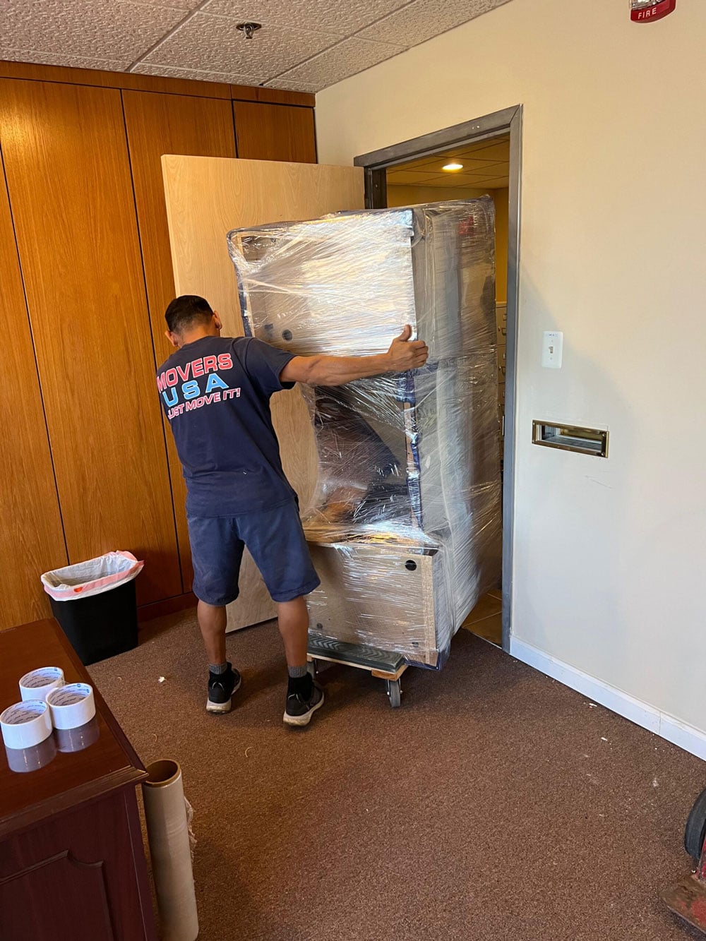 Movers USA team on active moving job